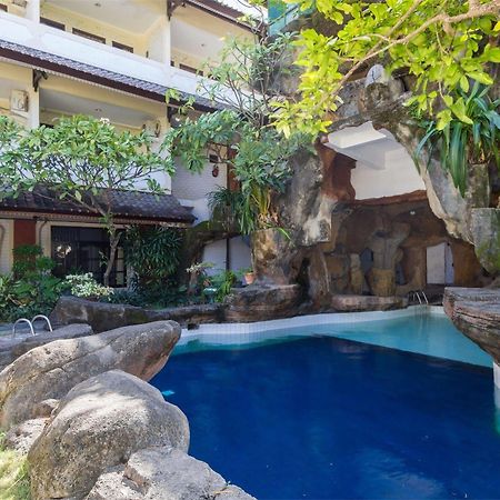 Reddoorz @ Arjuna Double Six Seminyak  Ngoại thất bức ảnh