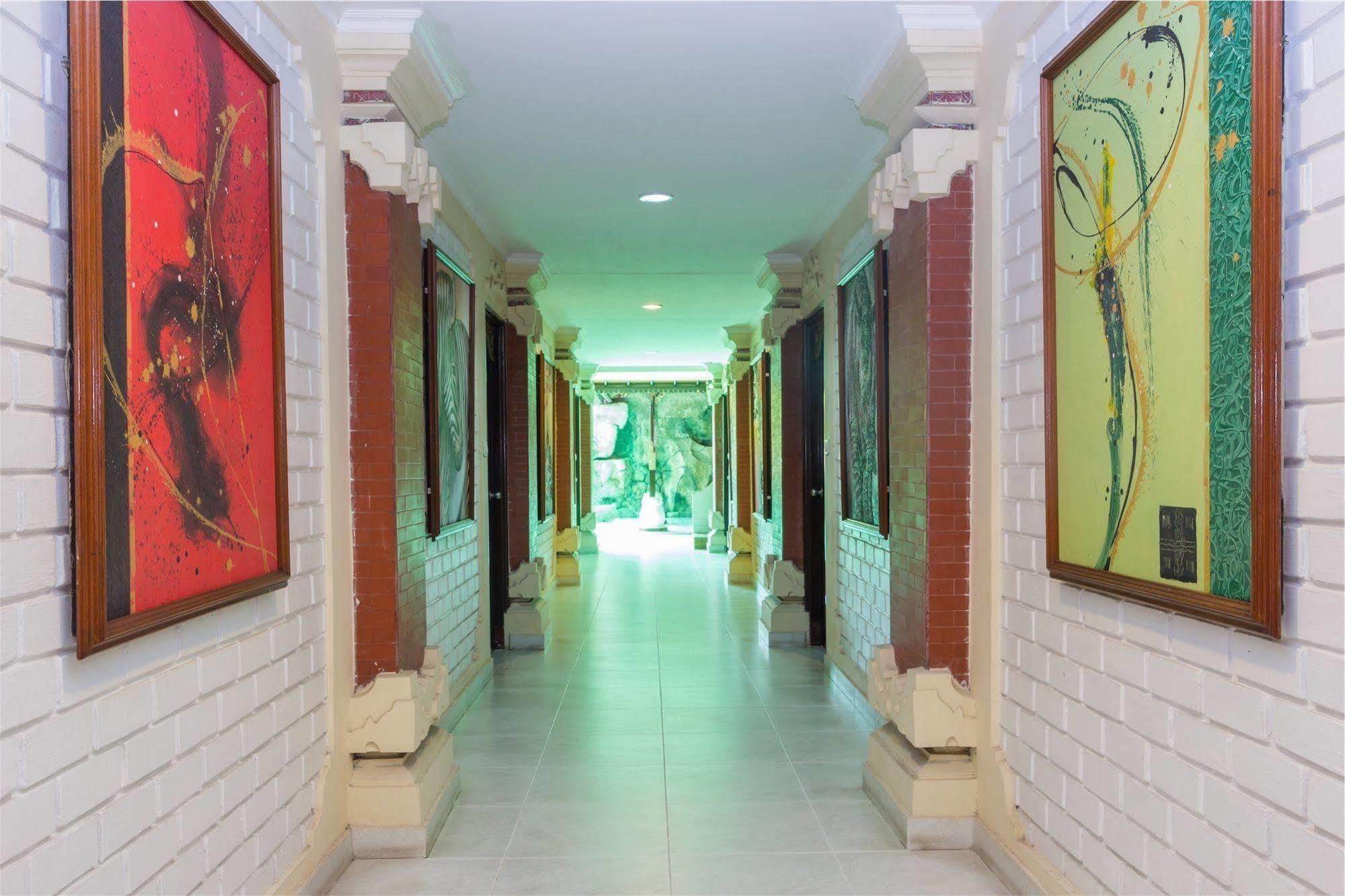 Reddoorz @ Arjuna Double Six Seminyak  Ngoại thất bức ảnh