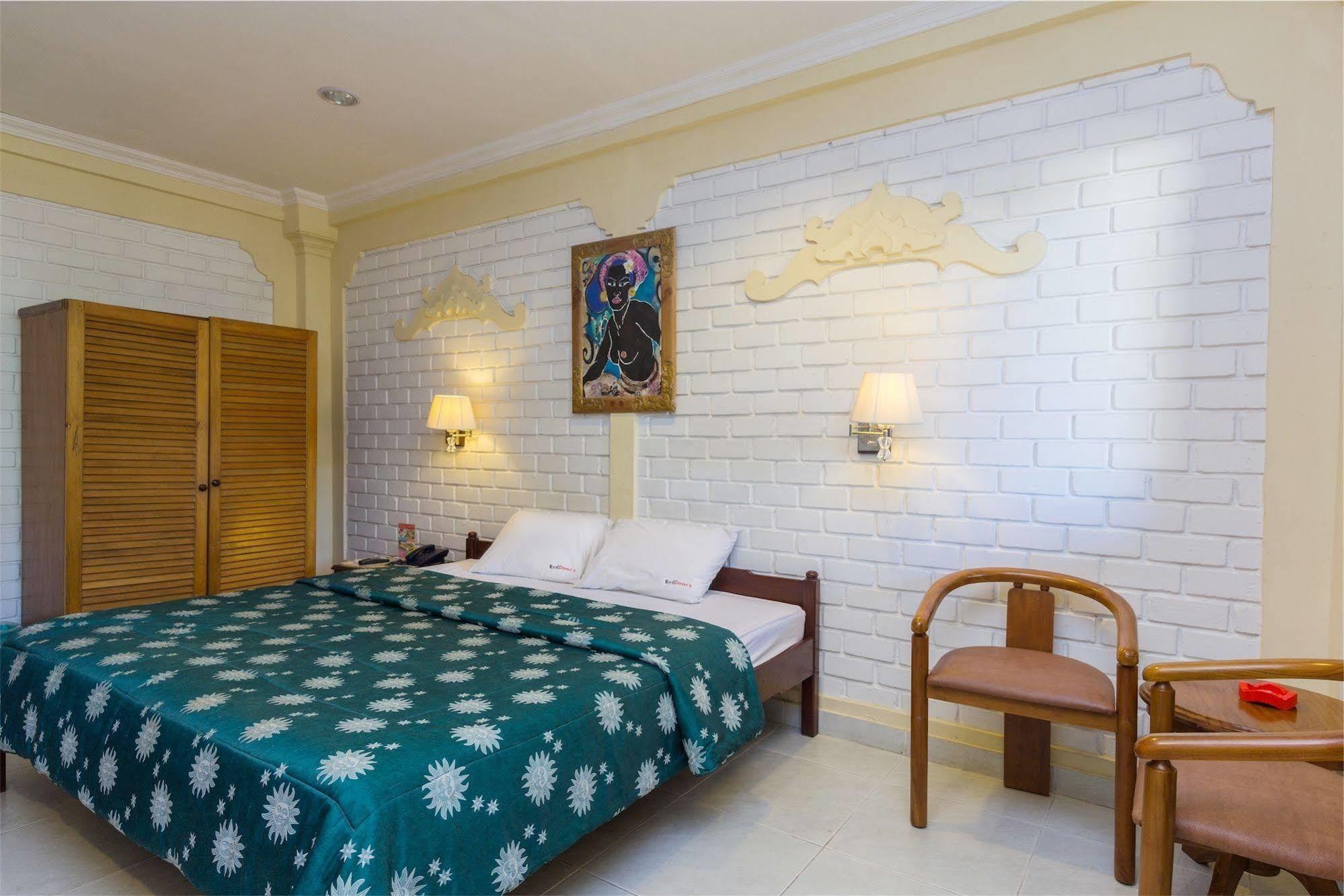 Reddoorz @ Arjuna Double Six Seminyak  Ngoại thất bức ảnh